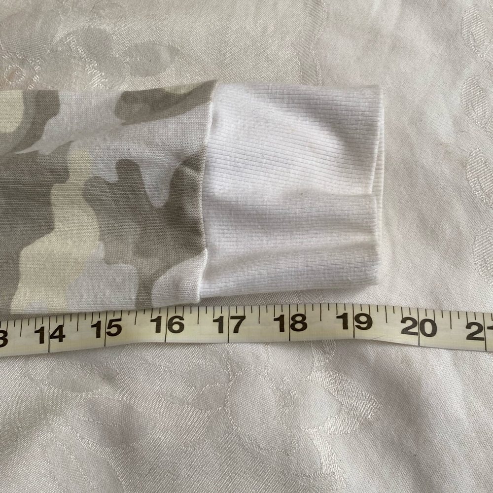 SoulCycle Camo Long Sleeve Sweatshirt L - Picture 8 of 10